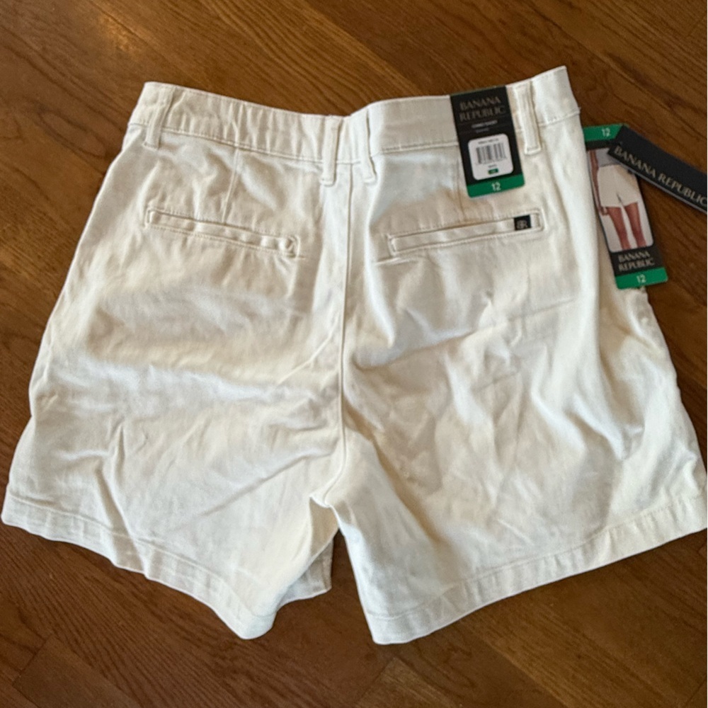 Banana republic ladies, CHINO shorts size 12 NWT brand new never worn off-white - Picture 10 of 12